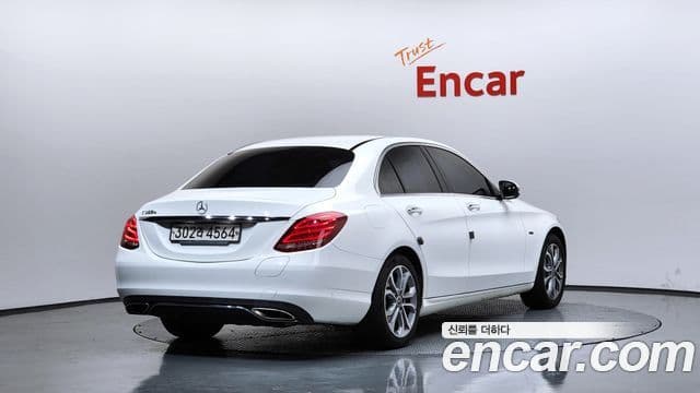 Mercedes-Benz C-Class 2018 — Şəkil 2/20