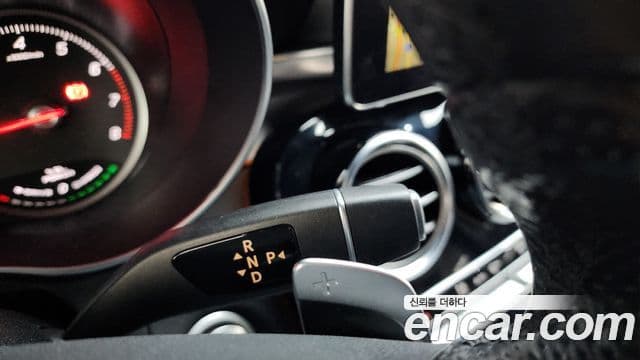 Mercedes-Benz C-Class 2018 — Şəkil 9/20