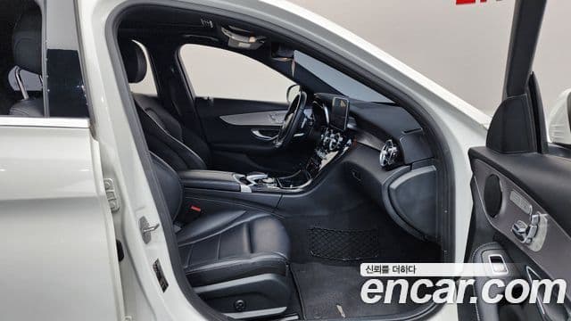 Mercedes-Benz C-Class 2018 — Şəkil 11/20