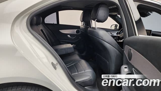 Mercedes-Benz C-Class 2018 — Şəkil 12/20