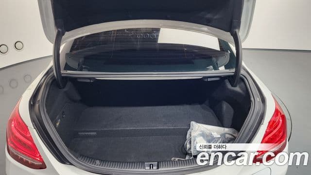 Mercedes-Benz C-Class 2018 — Şəkil 20/20