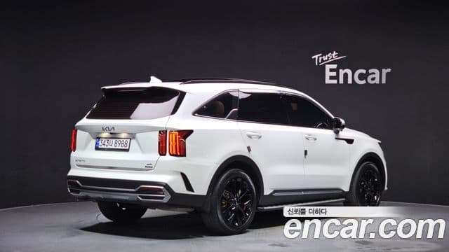 Kia Sorento 2023 — ფოტო 2/20