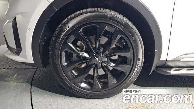 Kia Sorento 2023 — ფოტო 5/20