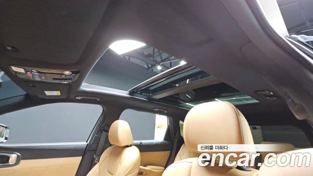 Kia Sorento 2023 — ფოტო 18/20