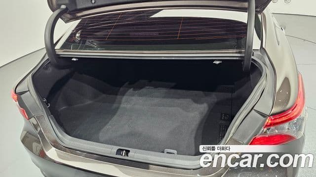 Toyota Camry 2022 — Şəkil 10/20