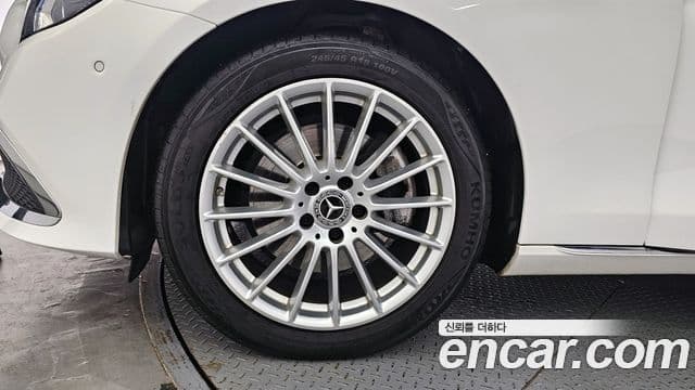 Mercedes-Benz E-Class 2022 — Фото 4/20