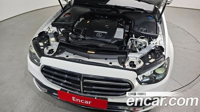 Mercedes-Benz E-Class 2022 — Фото 5/20