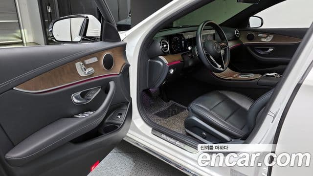 Mercedes-Benz E-Class 2022 — Фото 11/20
