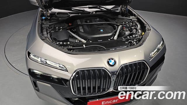 BMW 7 Series 2024 — Photo 2/37