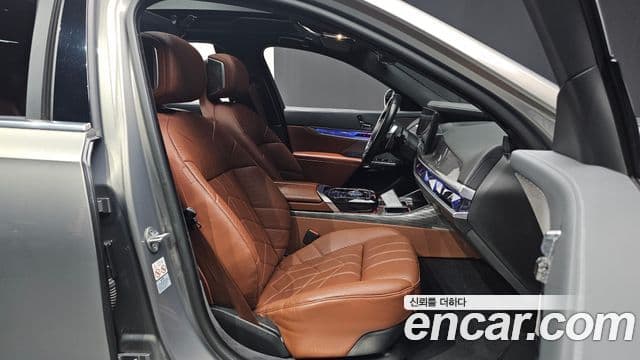 BMW 7 Series 2024 — Photo 17/37