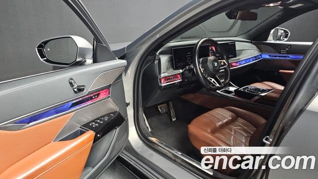 BMW 7 Series 2024 — Photo 8/37