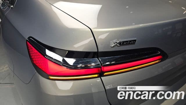 BMW 7 Series 2024 — Photo 35/37