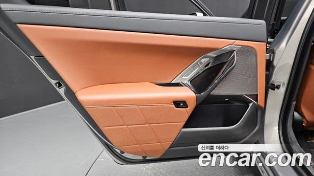 BMW 7 Series 2024 — Photo 36/37