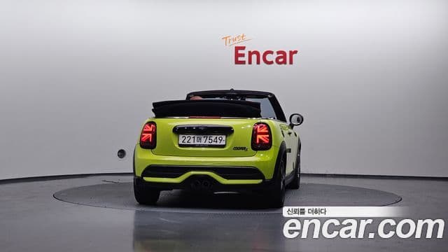 Mini Cooper S Convertible 2022 — ფოტო 4/20