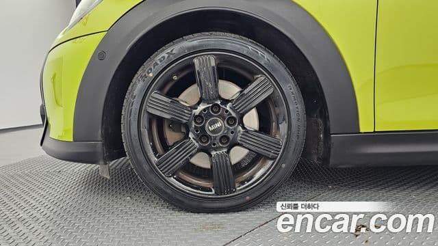 Mini Cooper S Convertible 2022 — ფოტო 5/20