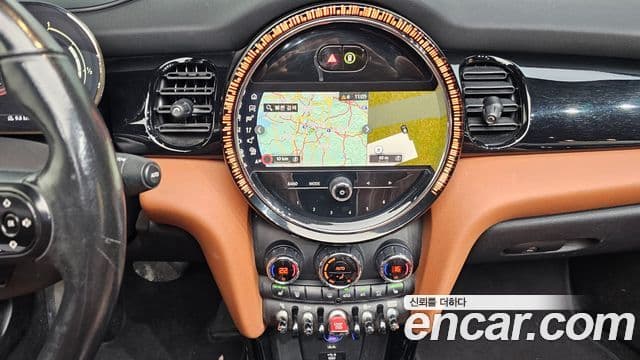 Mini Cooper S Convertible 2022 — ფოტო 14/20