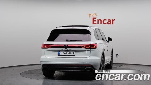 Volkswagen Touareg 2024 — ფოტო 4/20