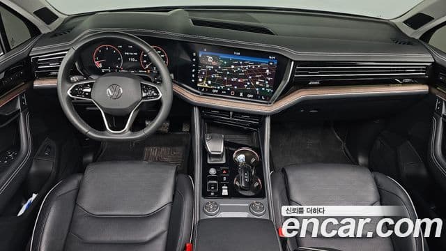 Volkswagen Touareg 2024 — ფოტო 7/20