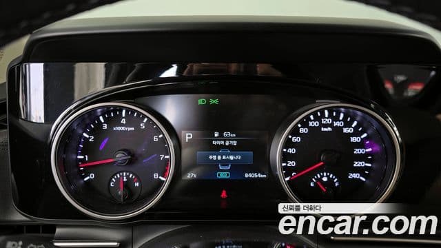 Kia Carnival 2022 — ფოტო 8/20