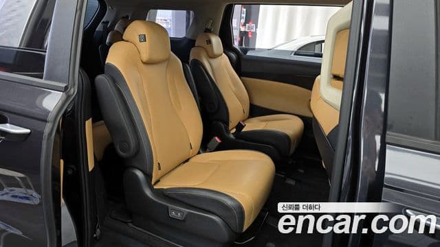 Kia Carnival 2022 — ფოტო 11/20