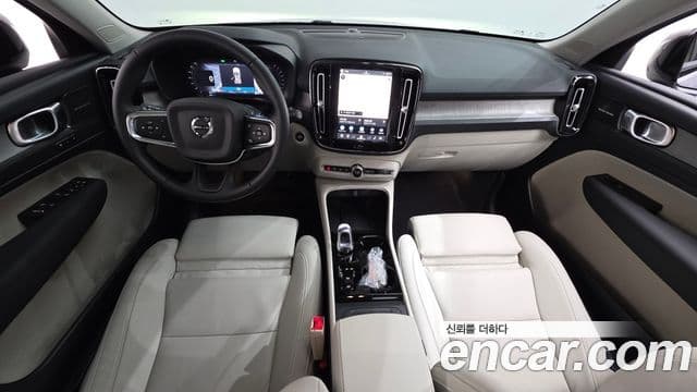 Volvo XC40 2026 — ფოტო 7/20