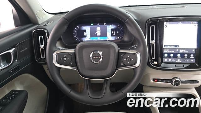 Volvo XC40 2026 — ფოტო 12/20