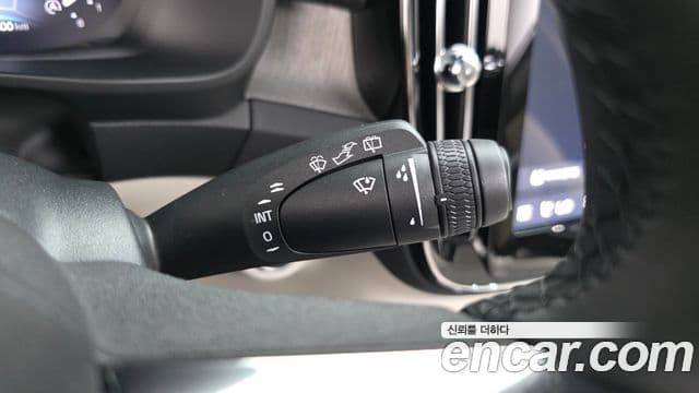 Volvo XC40 2026 — ფოტო 13/20