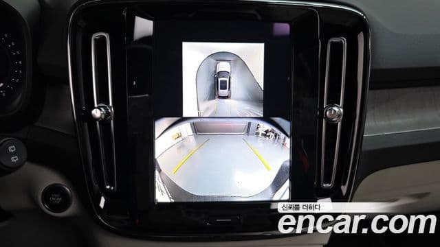 Volvo XC40 2026 — ფოტო 15/20