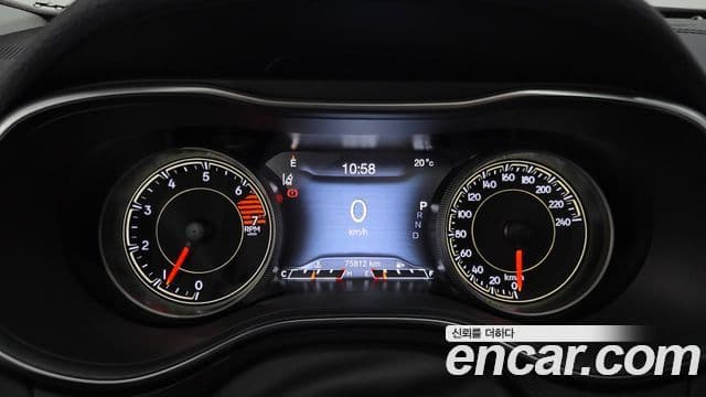 Jeep Cherokee 2021 — Şəkil 26/35
