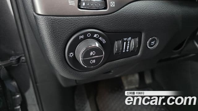 Jeep Cherokee 2021 — Şəkil 21/35