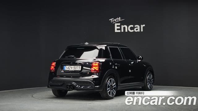 Mini Cooper S 2024 — ფოტო 2/20