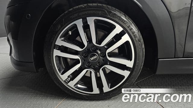 Mini Cooper S 2024 — ფოტო 5/20