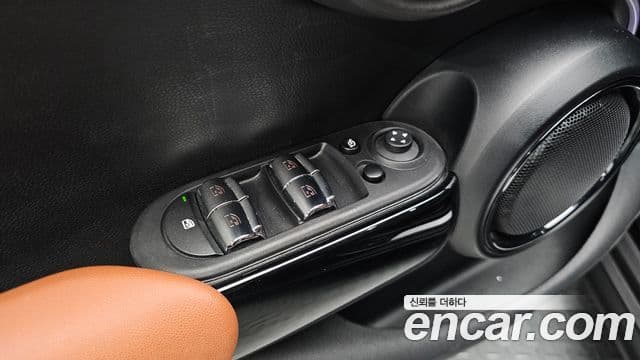 Mini Cooper S 2024 — ფოტო 17/20