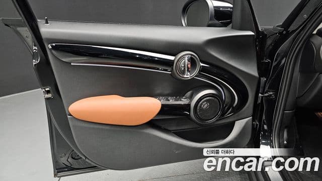 Mini Cooper S 2024 — Photo 3/31