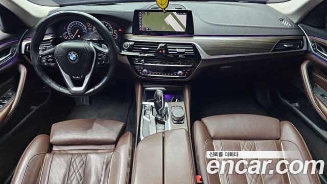 BMW 5 Series 2019 — ფოტო 19/20