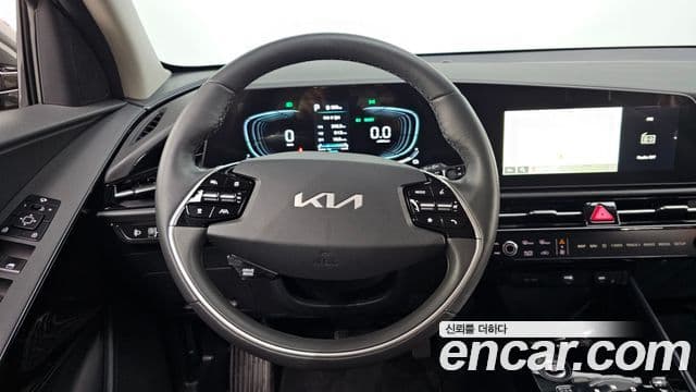 Kia Niro 2025 — ფოტო 13/20