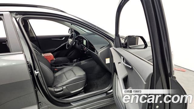 Kia Niro 2025 — ფოტო 17/20