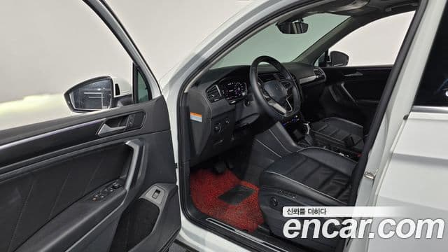 Volkswagen Tiguan 2021 — Şəkil 10/20