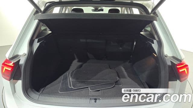 Volkswagen Tiguan 2021 — Şəkil 20/20