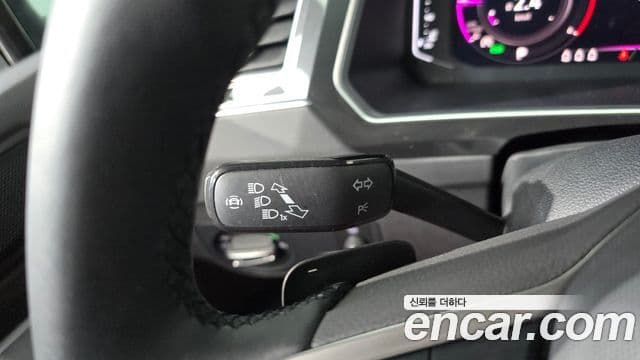 Volkswagen Tiguan 2021 — Photo 2/36