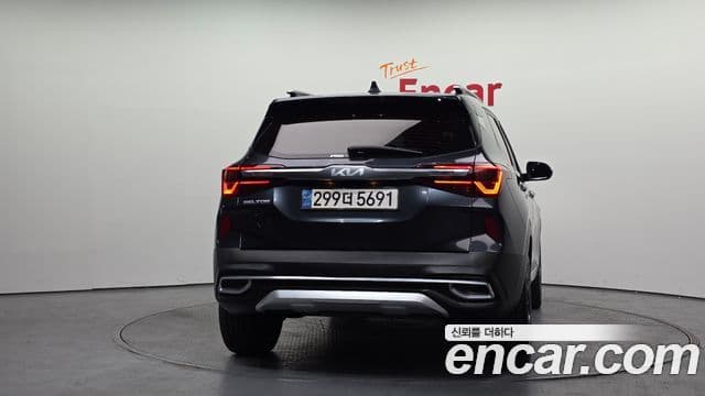 Kia Seltos 2022 — ფოტო 4/20