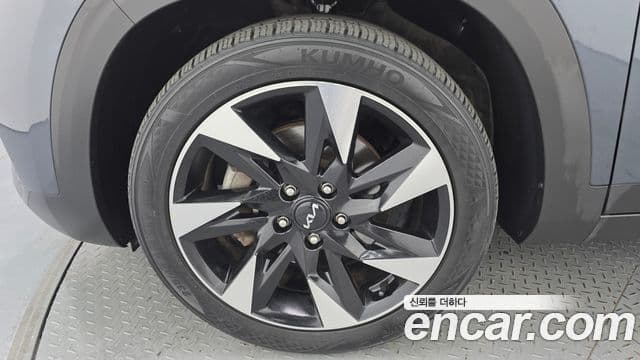 Kia Seltos 2022 — ფოტო 5/20