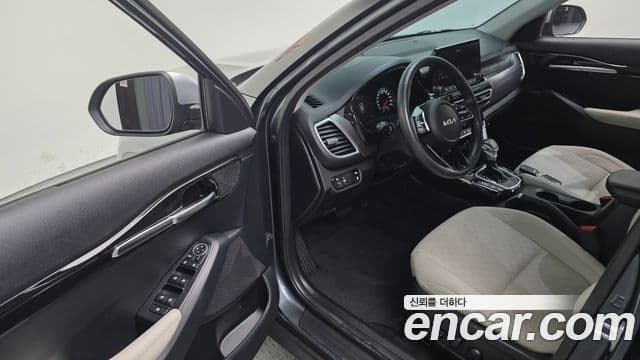 Kia Seltos 2022 — ფოტო 11/20