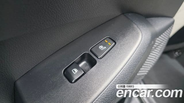 Kia Seltos 2022 — ფოტო 18/20