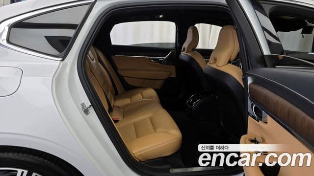 Volvo S90 2021 — Photo 27/34