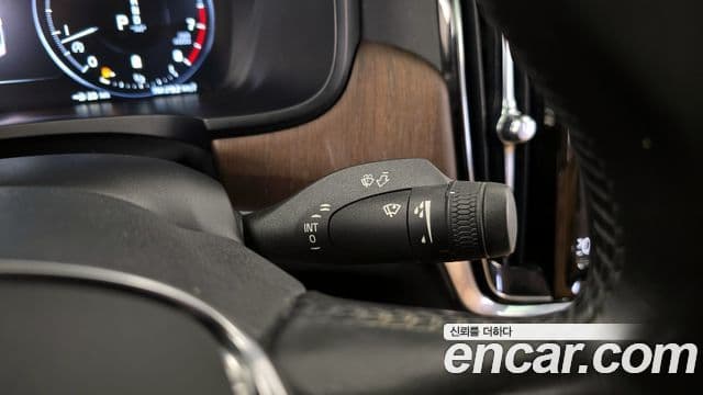 Volvo S90 2021 — Photo 9/34