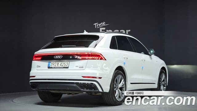 Audi Q7 2022 — Фото 2/20