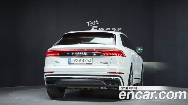 Audi Q7 2022 — Фото 4/20