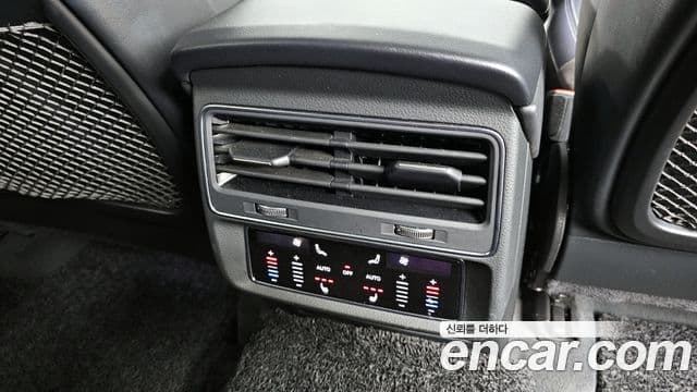 Audi Q7 2022 — Фото 19/20