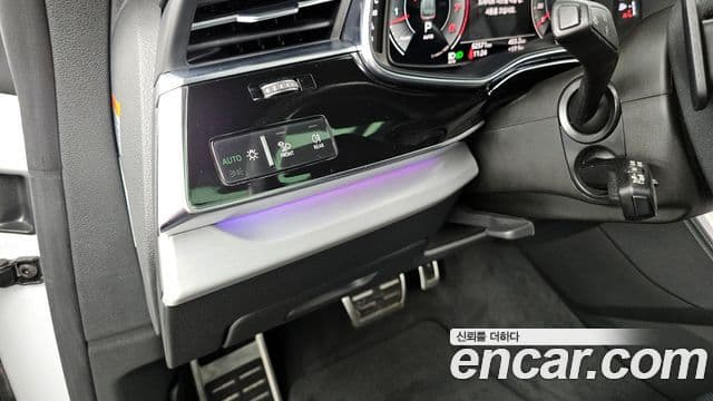 Audi Q8 2022 — Photo 20/31